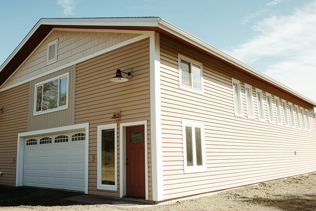 Building Photo - 239 Wilderness Dr