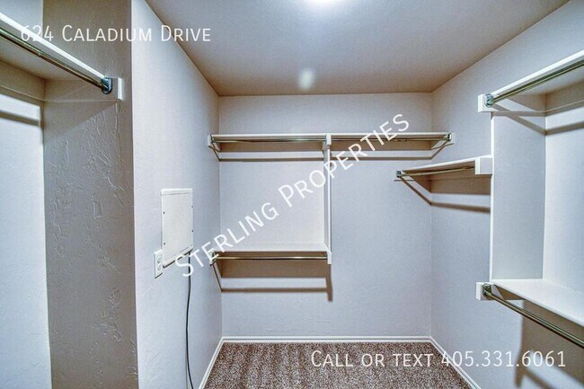 Building Photo - 624 Caladium Dr