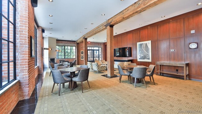 Building Photo - 500 W Harbor Dr