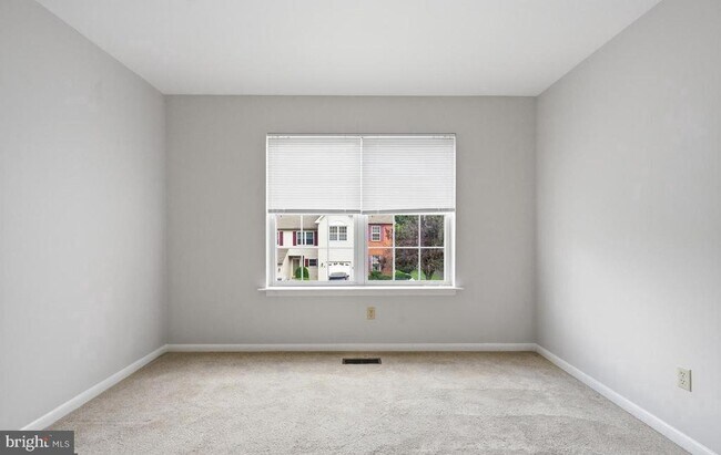 Building Photo - 362 Hamilton Dr