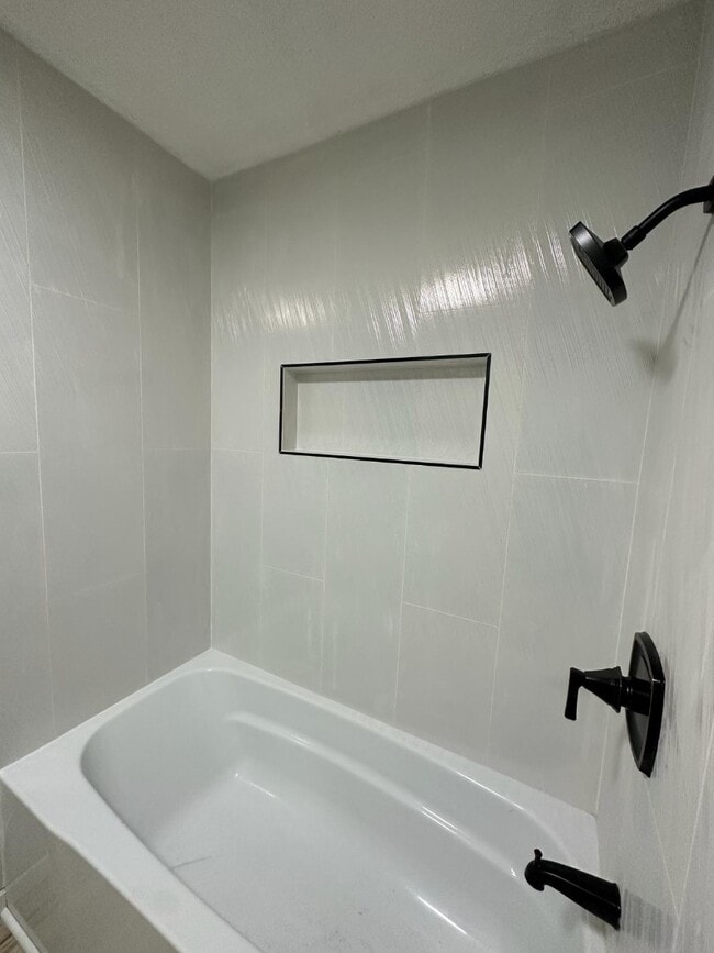 Building Photo - 5216 Bonita Blvd