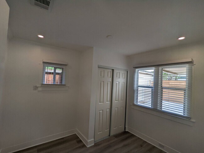 Building Photo - 4041 Van Buren Pl