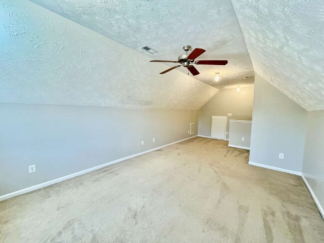 Building Photo - 3-Bed, 2-Bath Nest With Bonus Room In Faye...