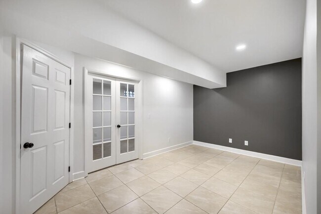 Building Photo - 8573 Black Star Cir