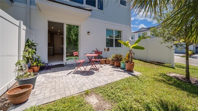 Building Photo - 241 Preserve Trl N