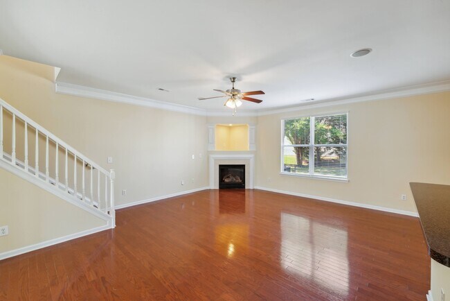 Building Photo - 9520 Mintworth Ave