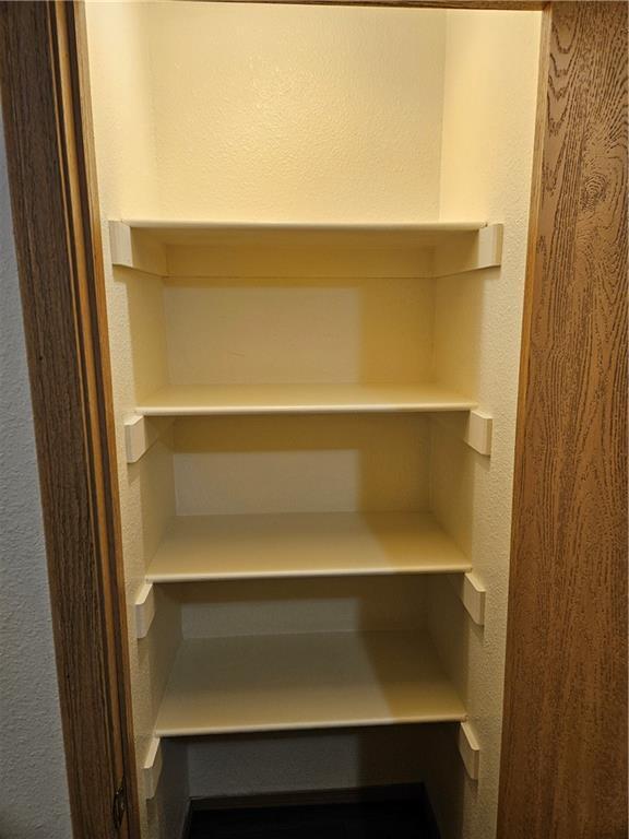 Building Photo - 622 Sadie Ln