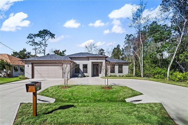 Primary Photo - 11 Ethan Allen Dr