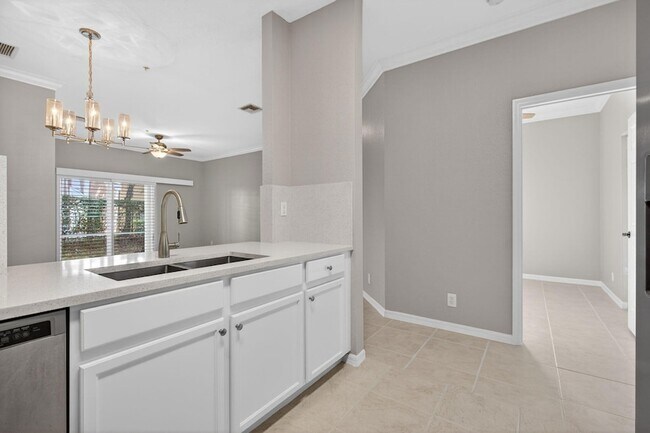 Building Photo - 160 Village Blvd