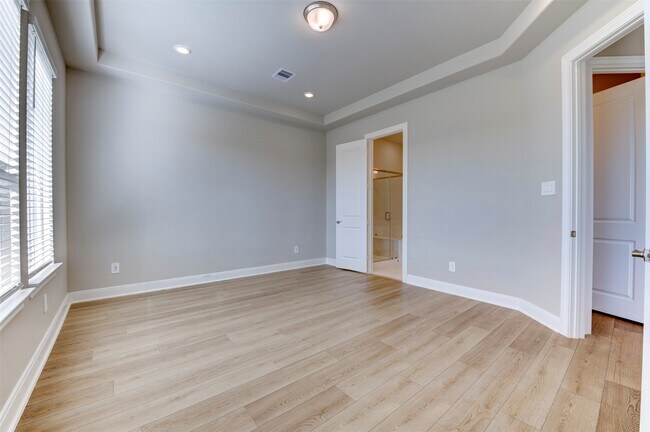 Building Photo - 10009 Cloud Mist Dr