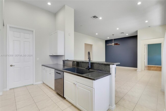 Building Photo - 165 Via Veracruz