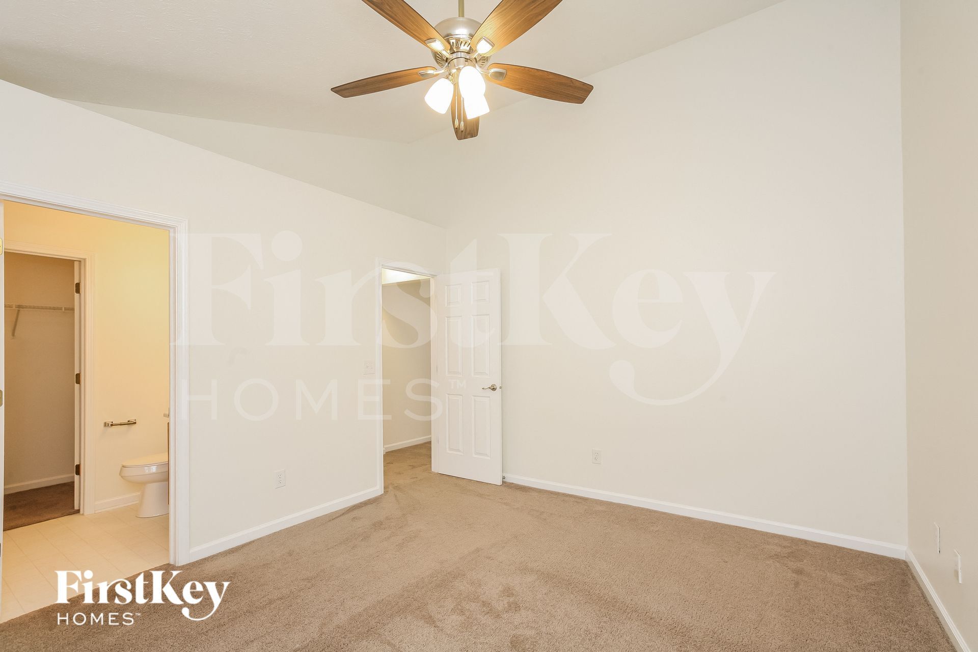 Building Photo - 467 Vernon Pl