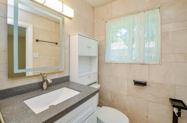Building Photo - 8330 Waterbury Dr
