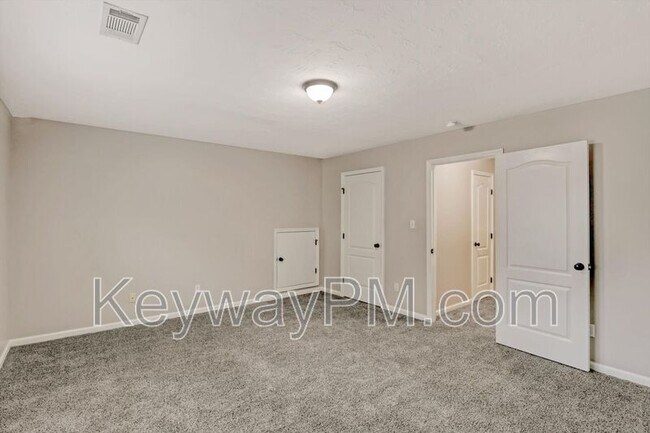 Building Photo - 219 Kickham Ln