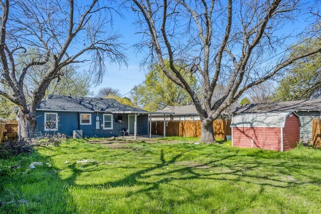 Building Photo - 2837 S Hills Ave