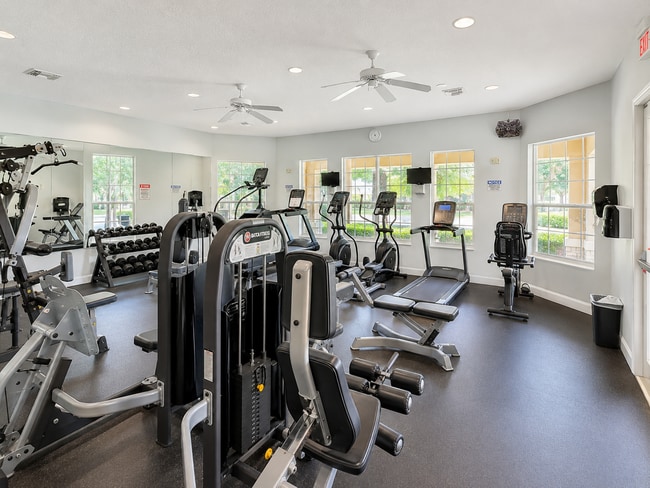 Building Photo - Upscale & renovated 3Bedrooms / 2Baths condo-unit in MetroWest community!