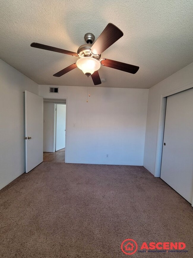 Building Photo - Comfortable 3BD/2BA Home in Bakersfield's 93309!