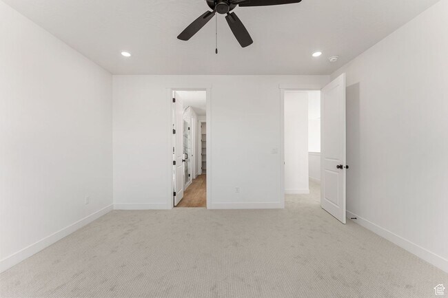 Building Photo - Brand New Holmes Home