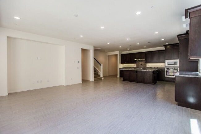 Building Photo - 4BD/3BA/2Garage Two Story Highly upgraded ...