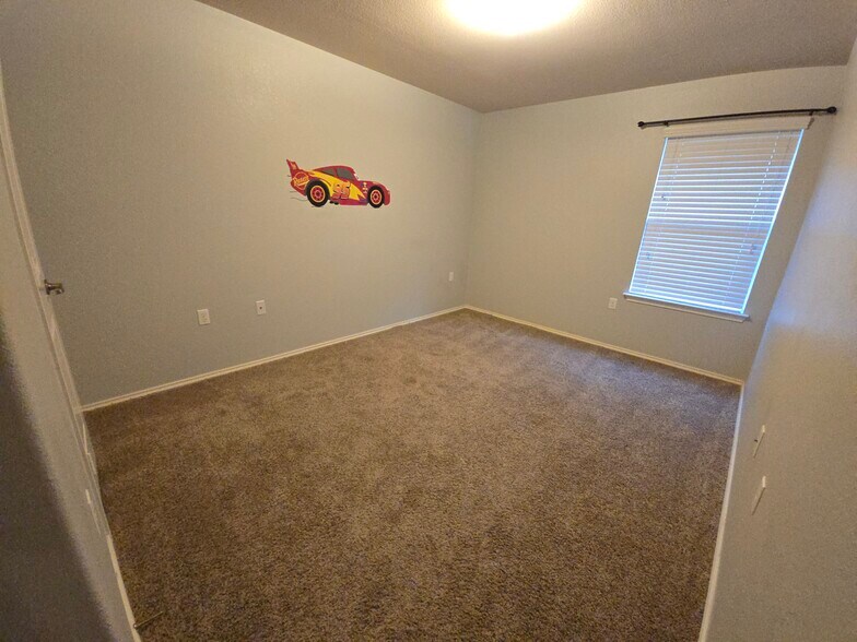 Bedroom 3 - will be painted - 10116 Deer Chase Trl