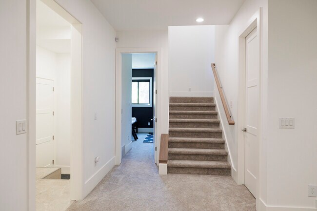 Building Photo - 337 E 1690 N