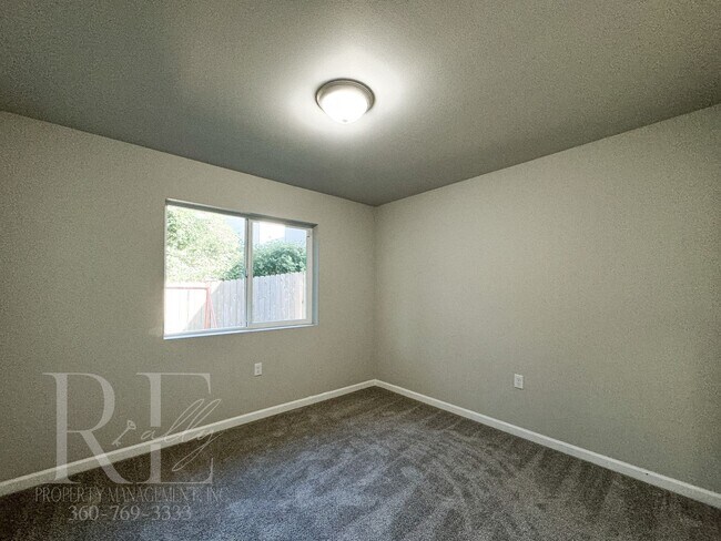 Building Photo - SUPERSIZED 5-Bd HOME