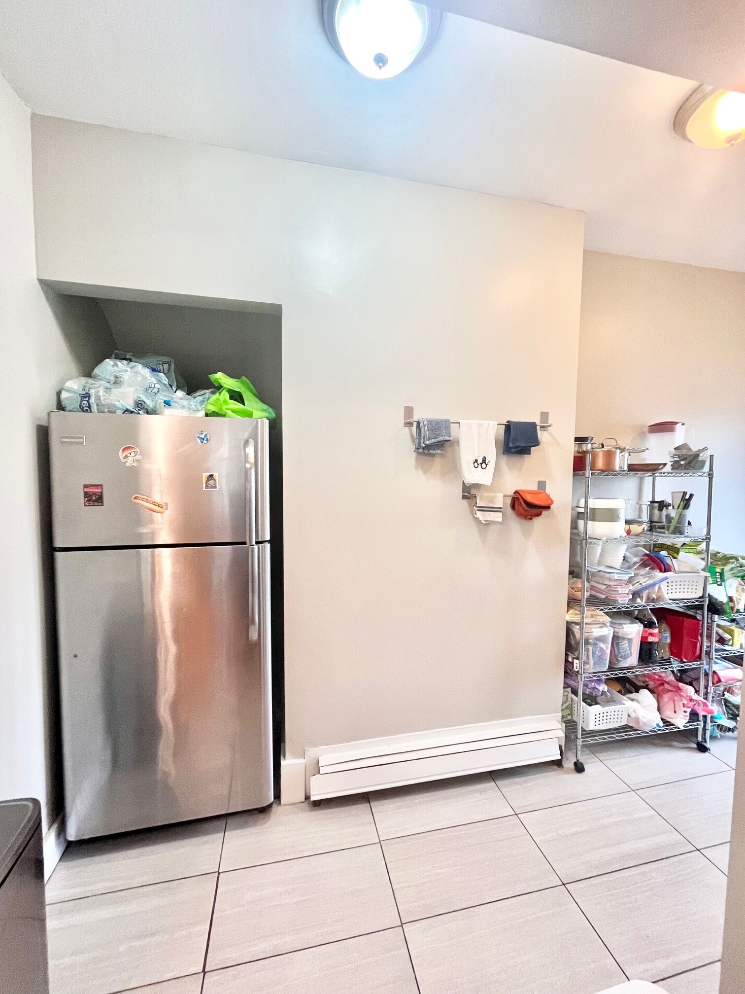 Building Photo - 180 Hillside St