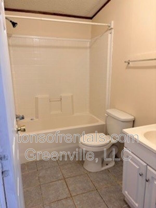Building Photo - 112 Acorn Trail