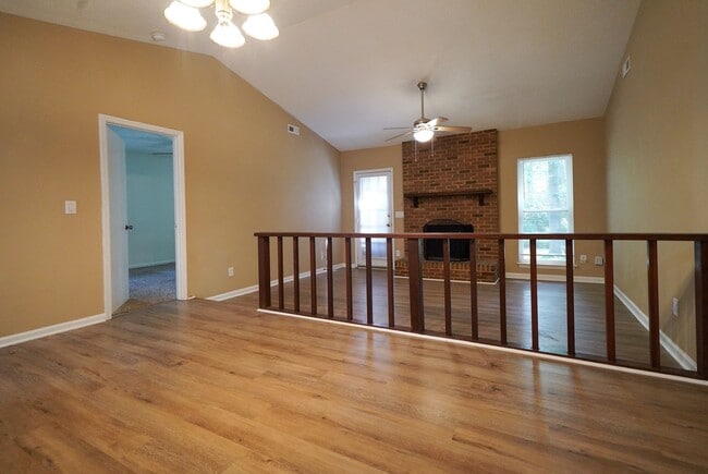 Building Photo - Mint Hill - 3 bed, 2 bath Large fenced bac...