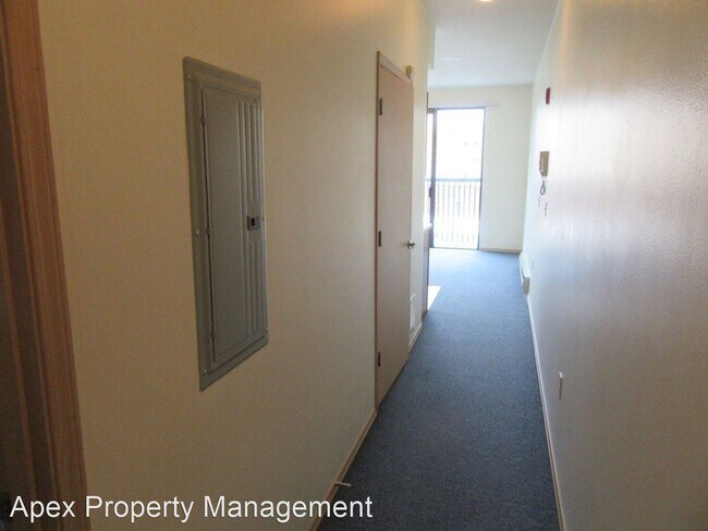 Building Photo - 1 br, 1 bath Apartment - 1304 RAILROAD AVENUE