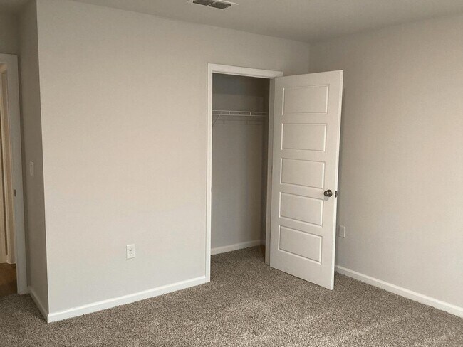 Building Photo - 4057 Brownstone Wy