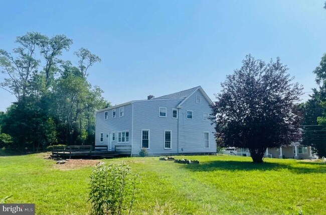 Building Photo - 471 N Elmwood Rd