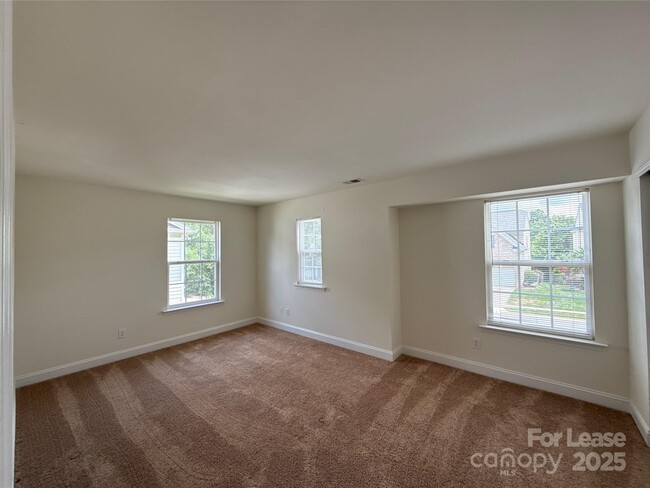 Building Photo - 10218 Glenburn Ln