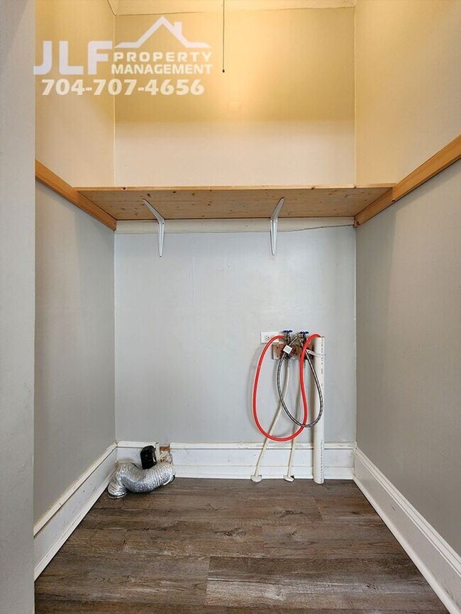 Building Photo - Cute 2 Bed/1 Bath Ranch in Downtown Kannapolis!