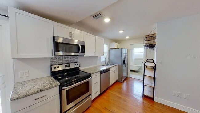 Building Photo - 3729 31st Ave S