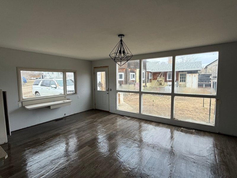 Building Photo - 138 W Laurel Ave