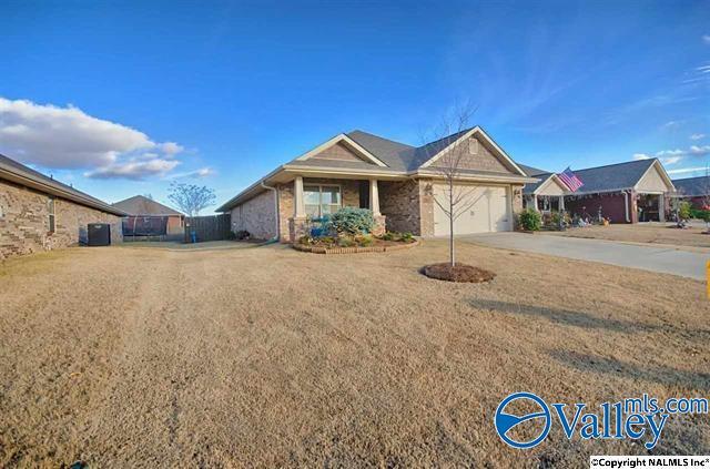 Building Photo - 303 Healey Dr