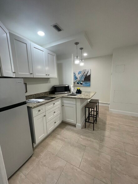 Building Photo - 1111 Montezuma Dr