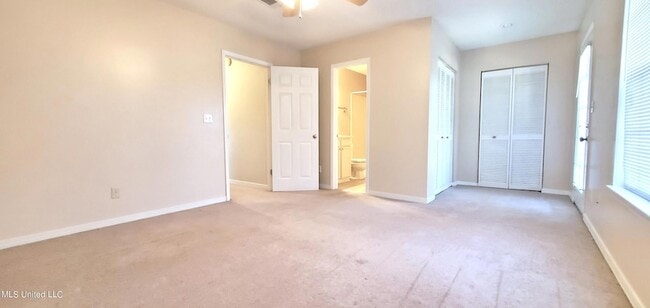Building Photo - 495 Popp's Ferry Rd