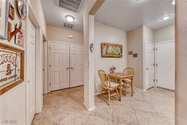 Building Photo - 2522 Darda St