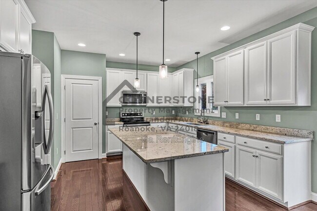 Building Photo - 2737 Russlen Dr