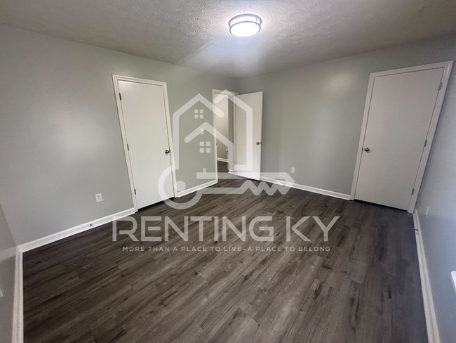 Building Photo - Updated 2-Bed, 1.5-Bath Townhome with a Garage!