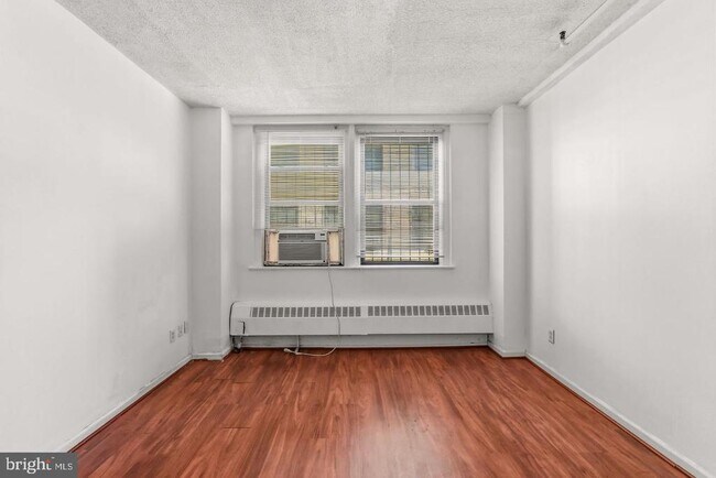 Building Photo - 1324 Locust St
