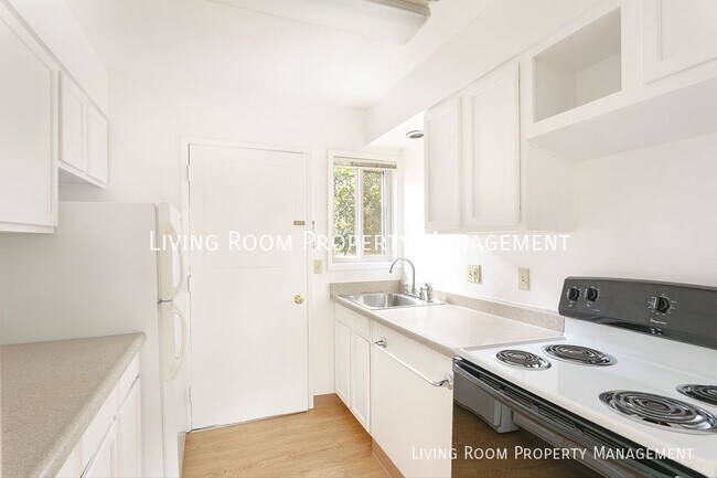 Building Photo - Remodeled 1BR/1BA in the Overlook Neighbor...