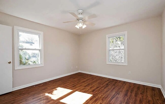 Building Photo - Single Family Home in Established Green Valley community available March 1st!