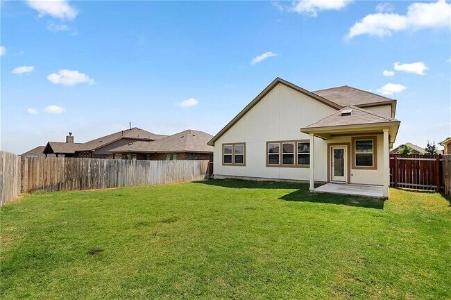 Building Photo - 541 Palmilla St
