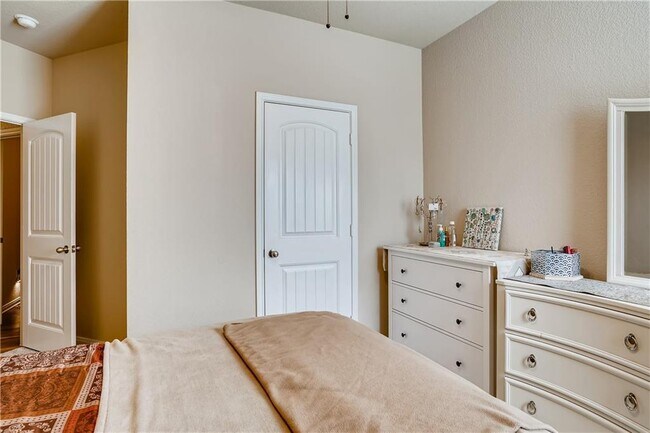 Building Photo - 5109 Winsbury Dr