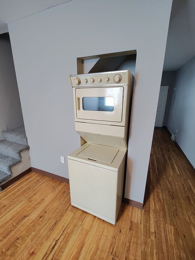 Building Photo - 2661 S 18th St