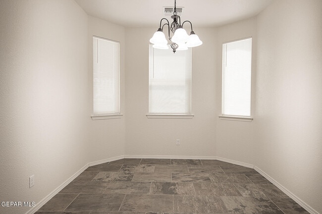 Building Photo - 3705 Loma Dante