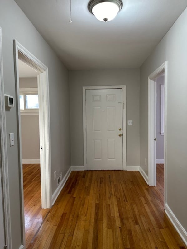 Building Photo - 1212 Deerwood St